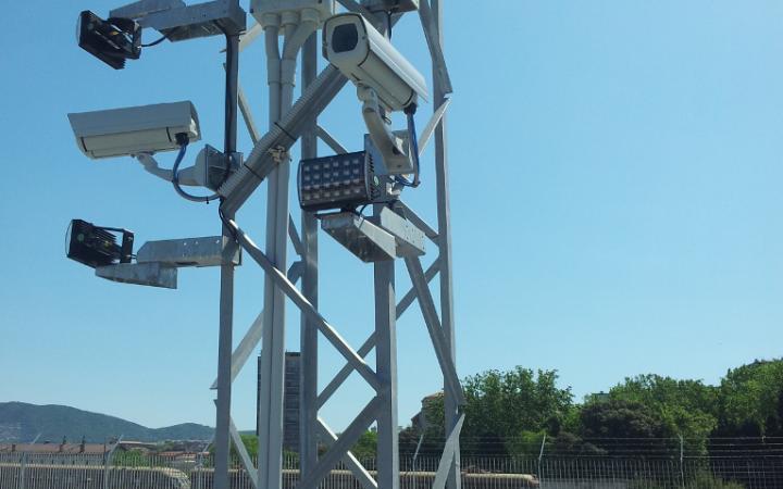 Varco 1 - Struttura con telecamere e illuminatori