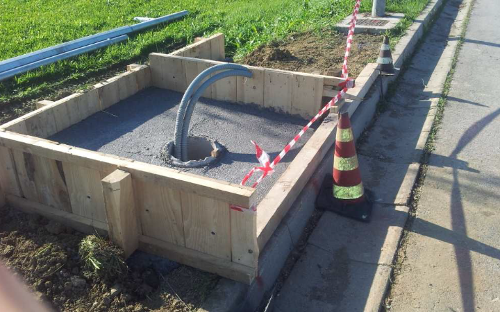OPERE E LAVORI Installazione del palo a sbraccio presso l'interporto di Cervignano - opere2
